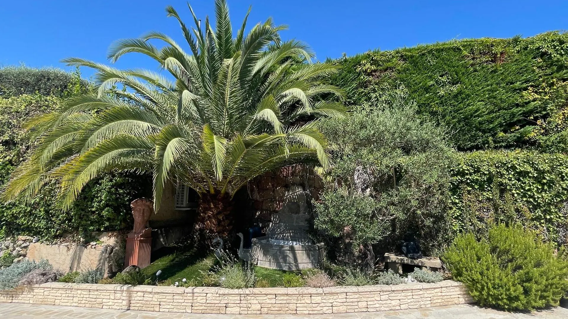 Luxe Et Calme Avec Vue Mer Panoramique A Antibes